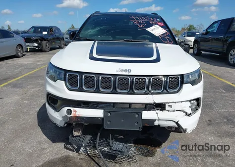 2023 Jeep Compass Limited 4X4 z USA, uszkodzony, nr VIN 3C4NJDCN7PT567143